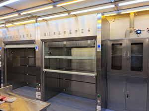 不銹鋼落地式通風柜